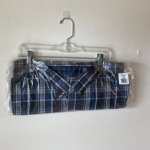 NWT Van Heusen Never Tuck Slim Fit Men’s Shirt - Large